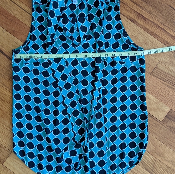 Halogen sleeveless top - Picture 6 of 7